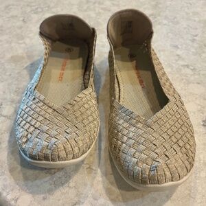 Bernie Mev Catwalk slip ons light tan size 40 (9)